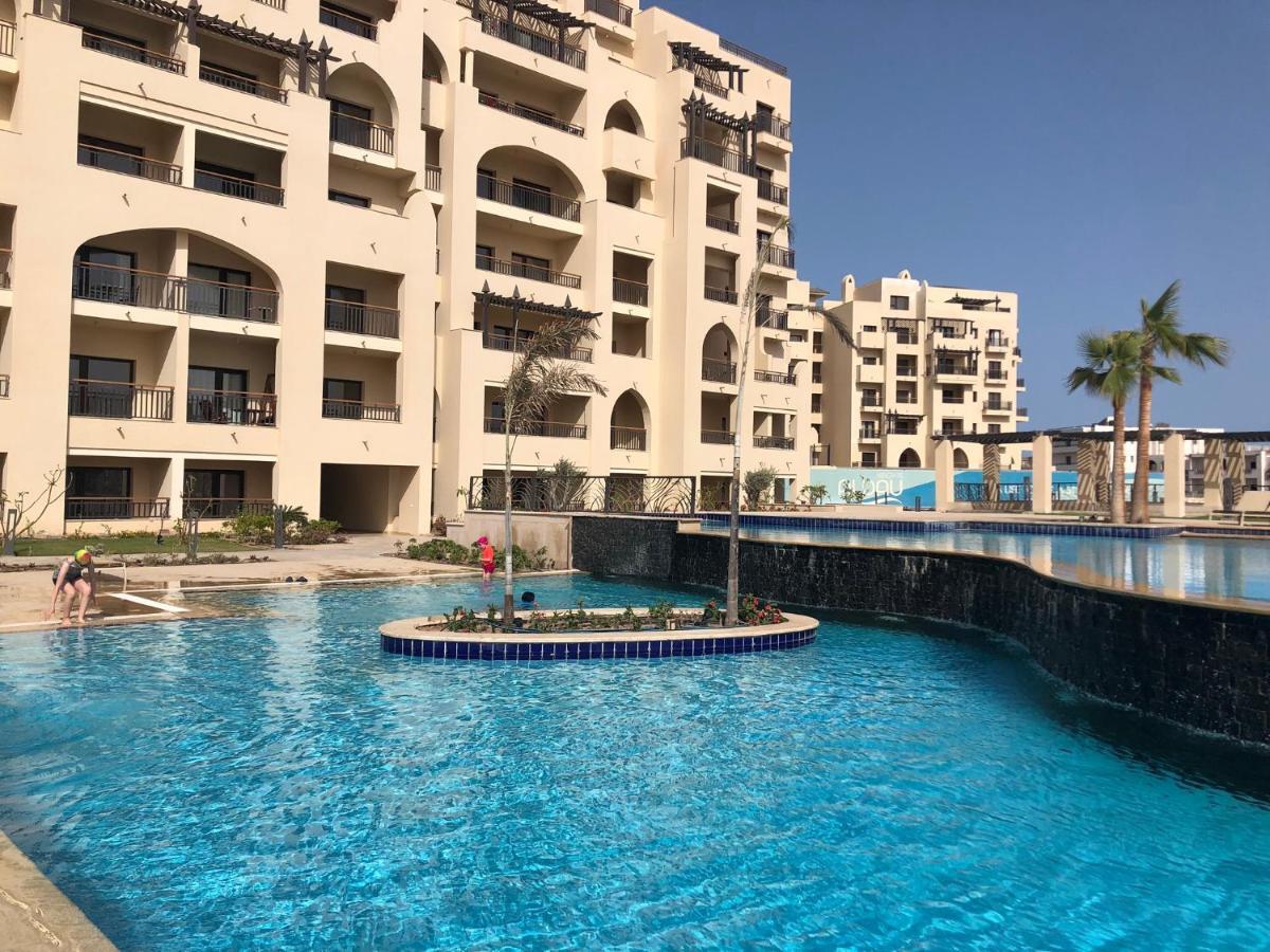Stylish Pool View In Al Dau Heights Apartament *