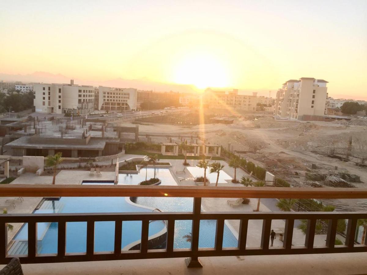 Stylish Pool View In Al Dau Heights Apartament *